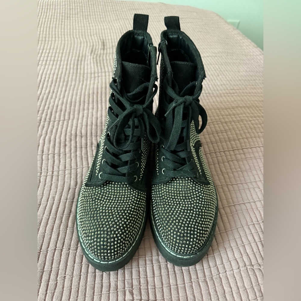 Steve Madden Girl Kurrt-R Studded Combat Boot - Picture 4 of 9